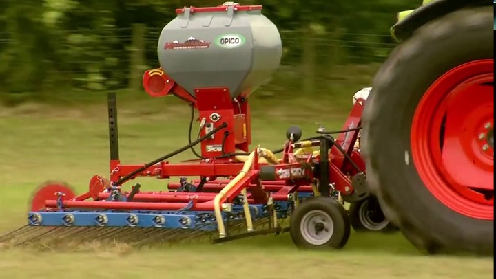 Pneumatic seed drill Air 16E Opico Limited